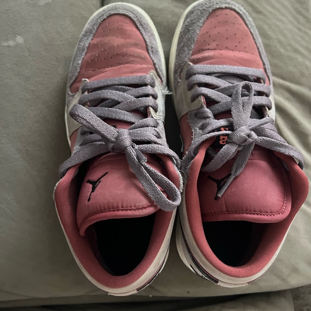 Nike Kids Sneakers in Pink and Gray
